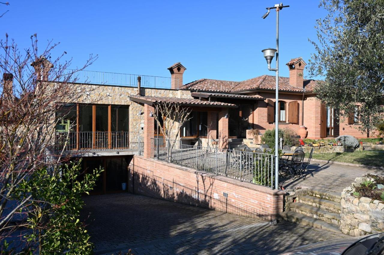 Agriturismo A Casa Mia Губио Екстериор снимка